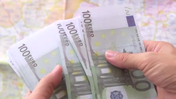 Homem Detentor Moeda Papel Euros Contagem Notas 100 Euros — Vídeo de Stock