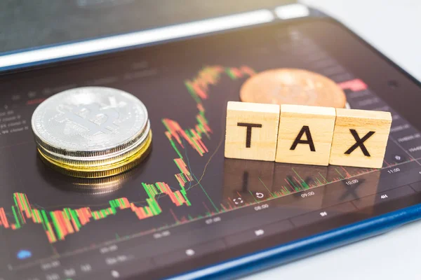 Criptomonedas Con Tax Palabra Gráfico Stock Candelabro Fondo Tabletas Concepto — Foto de Stock