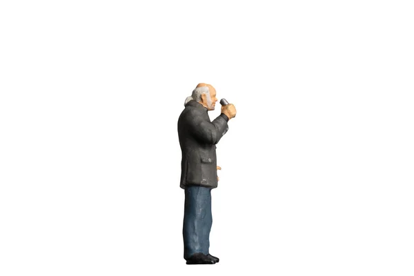 Мініатюрні Люди Репортер Тримає Мікрофон Стоячи Білому Тлі Відсічним Контуром — стокове фото