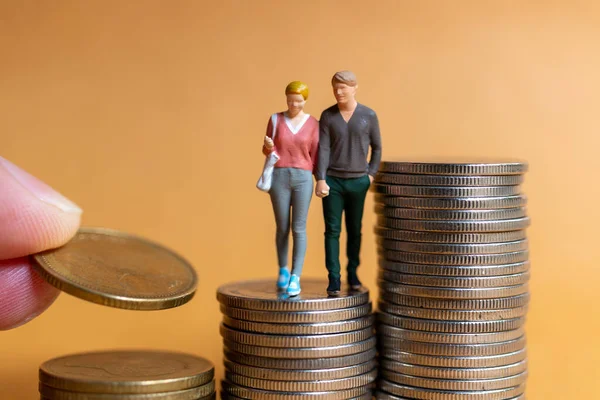 Miniature People Happy Couple Standing Coins Stack Financial Concept — Fotografia de Stock