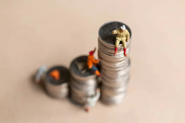 Miniature People Mountain Climber Ascending Coin Stack Leadership Concept — Fotografia de Stock