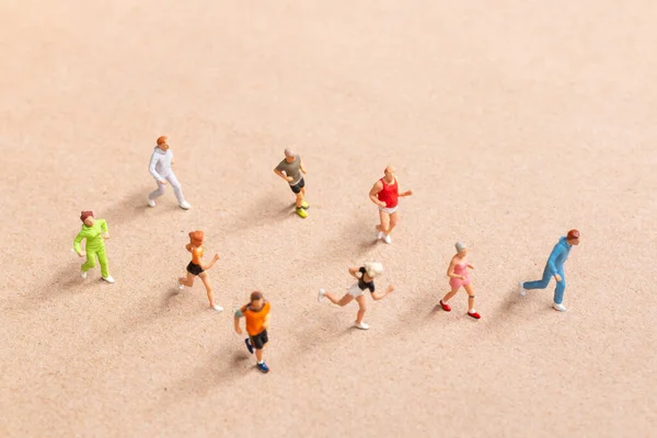 Miniature People Exercising While Running Group Beach Living Active Lifestyle — Fotografia de Stock