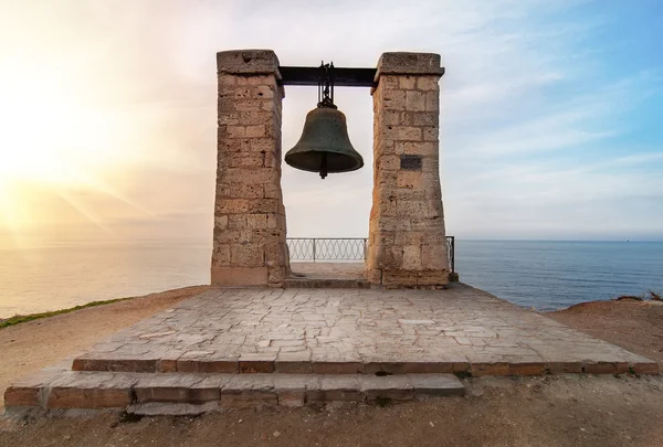 Antigua campana, Chersonesos, Sebastopol, Ucrania — Foto de Stock