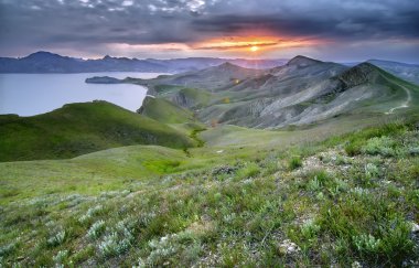 güzel yaz yatay, mountaine ve deniz, doğal backg
