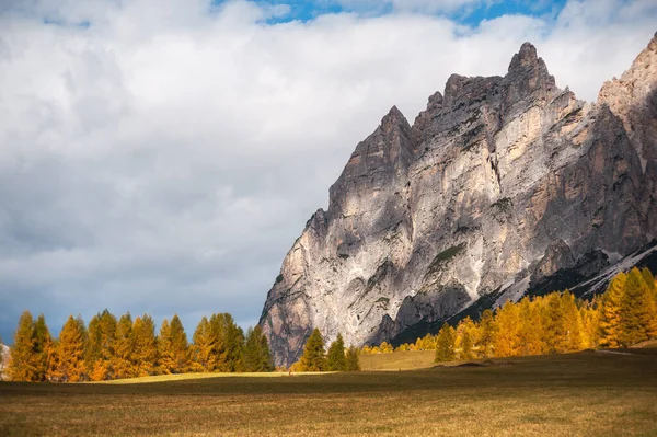 Vackert Bergslandskap Dolomiter Italien — Stockfoto