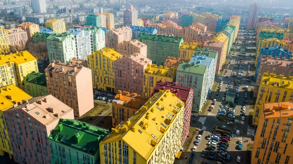 Luftaufnahme Von Bunten Roten Grünen Blauen Gelben Gebäuden Der Stadtstraße — Stockfoto