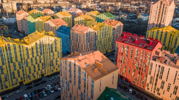 Εναέρια Άποψη Των Πολύχρωμων Κόκκινο Πράσινο Μπλε Κίτρινο Κτιρίων Στο — Φωτογραφία Αρχείου