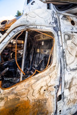 IRPIN, Kyiv REGION, UKRAINE 24.04.2022. Araba mezarlığı. Sivillerin arabalarını vurdu. Rusya 'nın Ukrayna' ya karşı savaşı