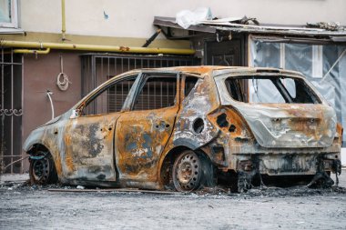 IRPIN, Kyiv REGION / UKRAINE - 25.04.2022: sivillerin evleri yıkıldı. Rusya 'nın Ukrayna' ya karşı savaşı