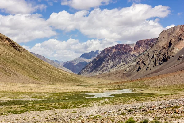 Río Kargyak Fluye Través Las Montañas Cordillera Zanskar Ruta Trekking — Foto de Stock