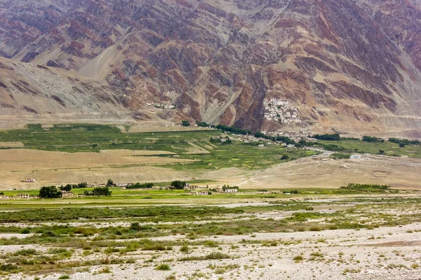 Remote Himalayan Village Set Slopes Arid Mountain Zanskar Region Ladakh — 스톡 사진