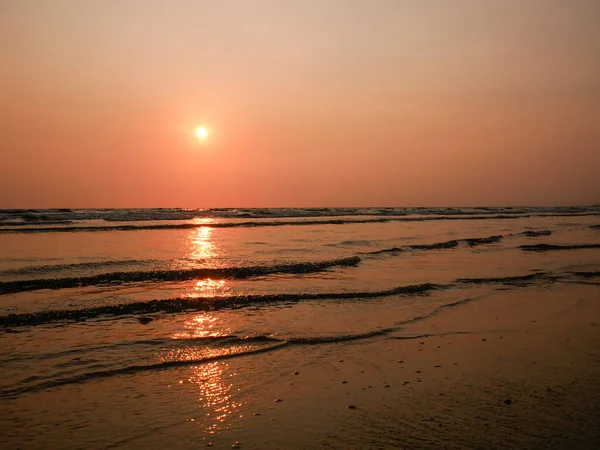 Sahilde gün batımı