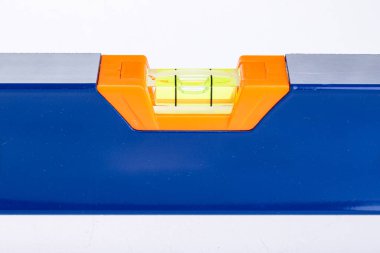 Yapımda beyaz izole arka planda mavi bina seviyesi kullanılır.