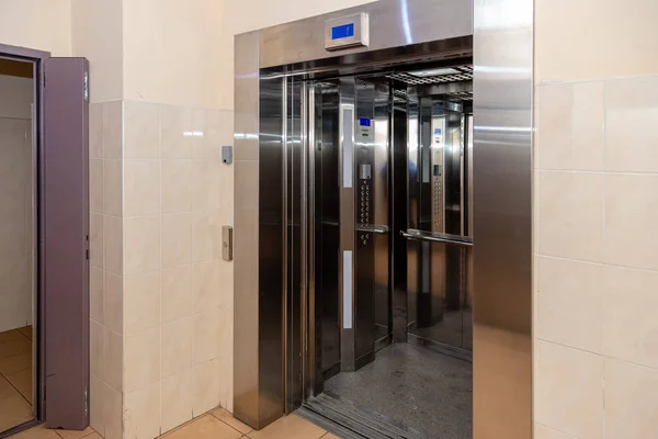 Vstup Výtahu Moderní Kanceláři Mramorovou Stěnou Výtah Transportní Podlahy Podlahy Stock Obrázky