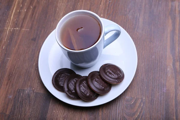 Imagem Xícara Chá Marfim Com Biscoito Forma Coração Doce — Fotografia de Stock