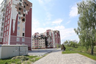 Kiev, Gostomel Ukrayna - 14 Mayıs 2022. Rus ordusunun Ukrayna 'daki yıkımının sonuçları. Rus ordusu tarafından Ukrayna şehirlerinin bombalanmasının sonuçları. Ukrayna 'da Savaş