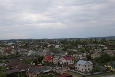 Kiev, Gostomel Ukrayna - 14 Mayıs 2022. Rus ordusunun Ukrayna 'daki yıkımının sonuçları. Rus ordusu tarafından Ukrayna şehirlerinin bombalanmasının sonuçları. Ukrayna 'da Savaş