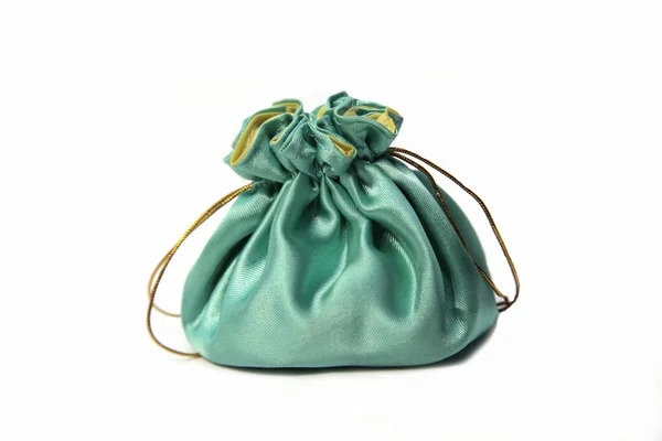 küçük yeşil sac izole beyaz zemin üzerine sarı string ile