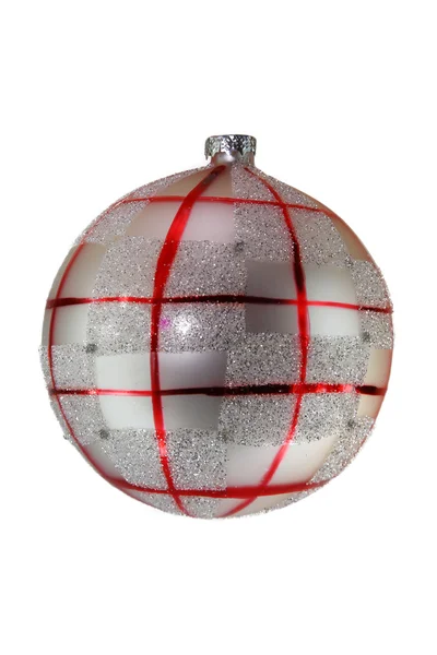 Beyaz zemin üzerine kırmızı ve beyaz Noel top ağaç izole — Stok fotoğraf