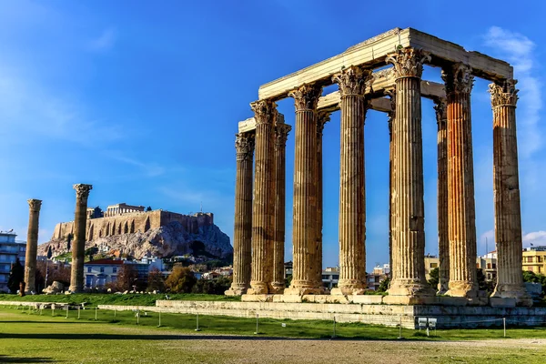 Ruinerna av gamla tempel av zeus, Aten, Grekland — Stockfoto