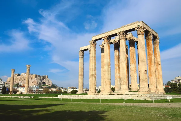 Ruinas del antiguo templo de Zeus, Atenas, Grecia — Foto de Stock