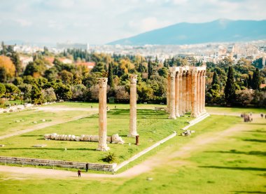 ruins of ancient temple of Zeus, Athens, Greece clipart