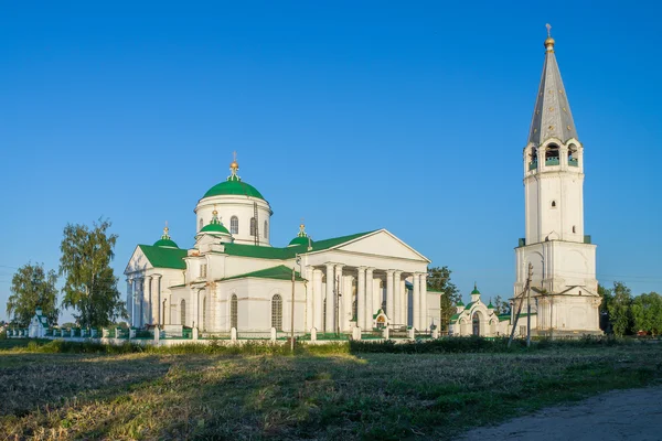 Iglesia de Smolenskaya en Vyezdnoye. Rusia. Distrito de Arzamassky — Foto de Stock