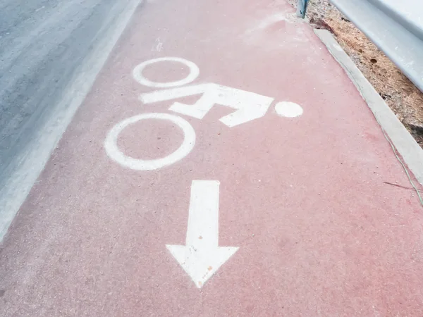 Letrero pintado blanco para carril de bicicletas — Foto de Stock