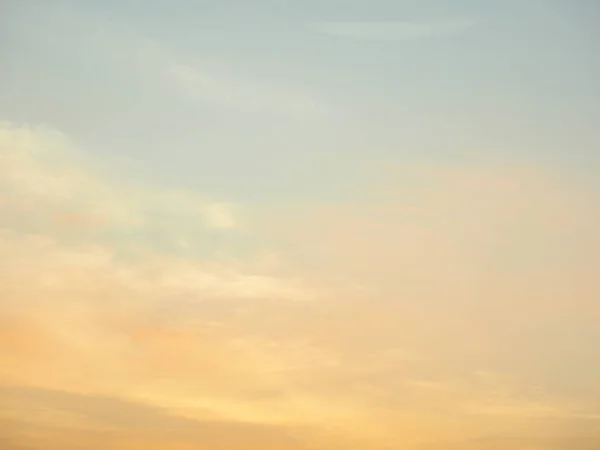 Dämmerhimmel Bei Sonnenaufgang Oder Sonnenuntergang Als Hintergrund — Stockfoto