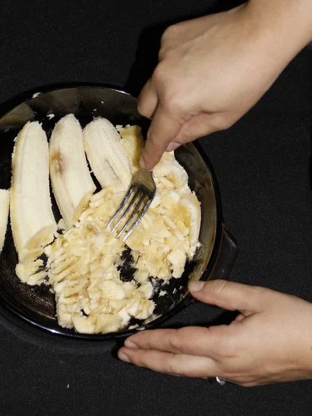 Hand Woman Whipping Bananas Bowl Prepare Dessert — Stock fotografie