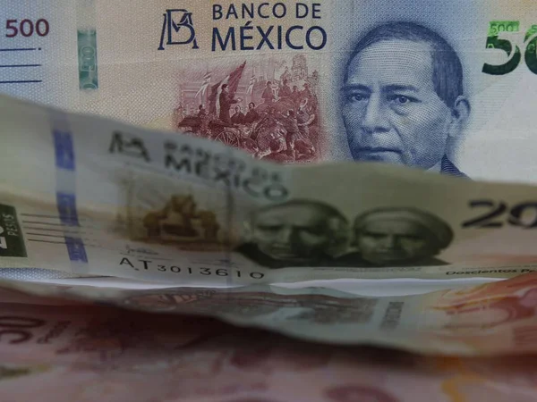 Approach Mexican Banknotes Different Denomination Falling Stacked — Foto Stock