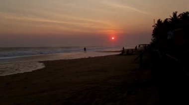 Meksika, Acapulco 'daki Pie de la Cuesta plajında gün batımı