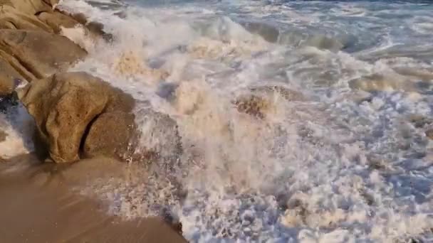 Sea Wave Breaking Rocks Beach Acapulco Mexico — Stock videók
