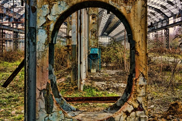Fabbrica abbandonata — стоковое фото