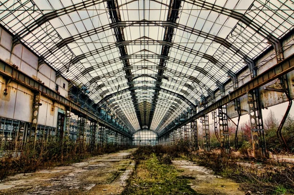 Fabbrica abbandonata