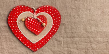 Pankart. Hafif bir arka planda kalp. 14 Şubat için konsept, aşkım. Boşluğu kopyala