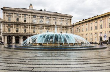 Piazza de ferrari ve onun çeşmeler mavi
