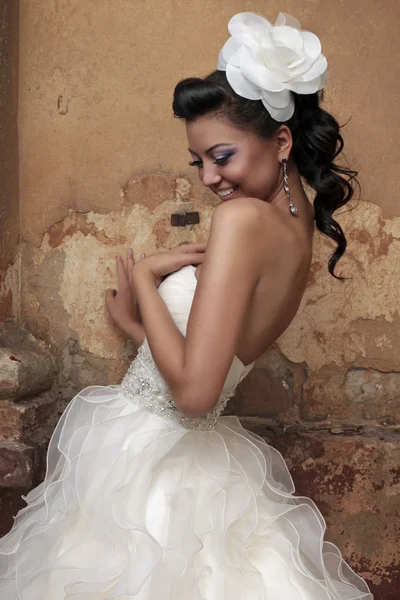 Beautiful brunette bride in antique style — Stock Photo, Image