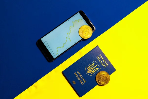 Bitcoin Passport Mobile Phone Cryptocurrency Market Graph Yellow Blue Ukrainian — Stock Photo, Image