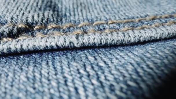 Macro Shot Van Blauw Denim Jeans Materiaal Structuur Van Het — Stockvideo