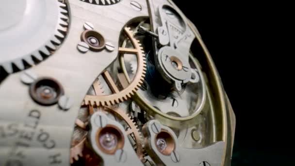 Macro Shot Internal Parts Antique Pocket Watch Clockwork Rotating Spring — 비디오