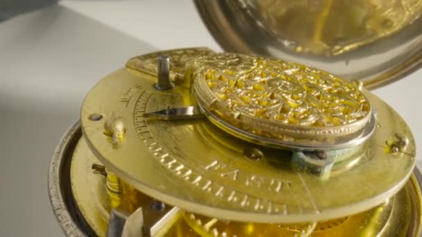 Clockwork Mechanism Rotating Spring Gears Gearing Wheel Carved Pattern Curlicue — Αρχείο Βίντεο
