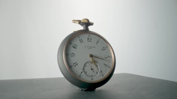Antique Grey Pocket Watch White Dial Gold Hands Spinning Bright — Αρχείο Βίντεο