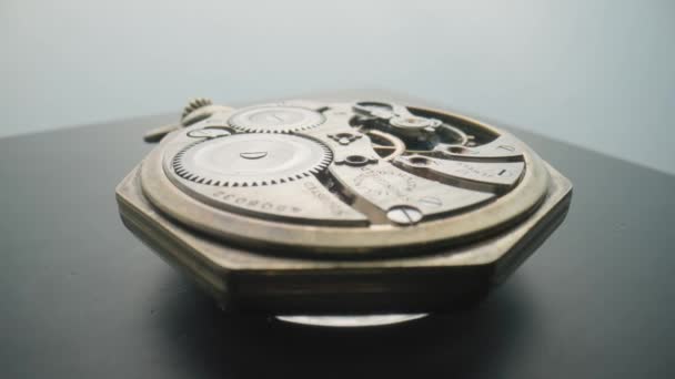 Antique Pocket Watch Open Working Clock Mechanism Rotates Gray Table — Αρχείο Βίντεο