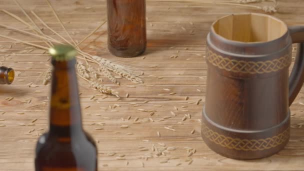 Oak Mug Handle Glass Brown Bottles Wooden Table Pub Bar — Wideo stockowe