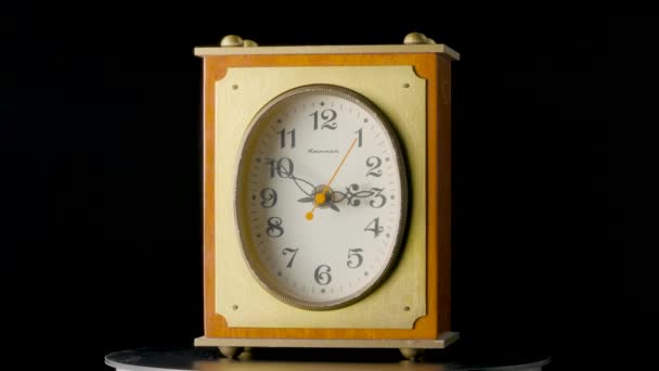 Old Wooden Clock Ticking Hands Brown Vintage Timepiece Ussr Wooden — ストック動画