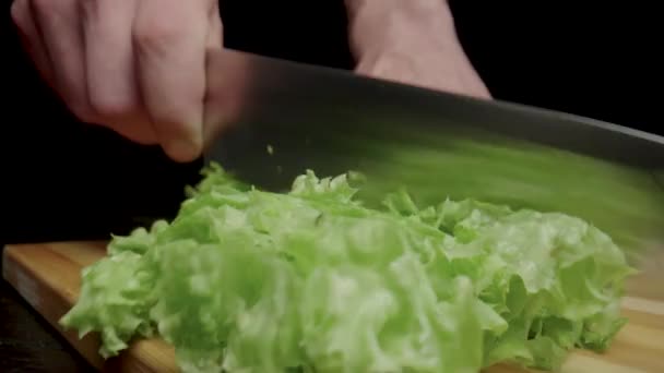 Male Hands Cutting Green Lettuce Leaves Sharp Knife Chef Slicing — Stock video