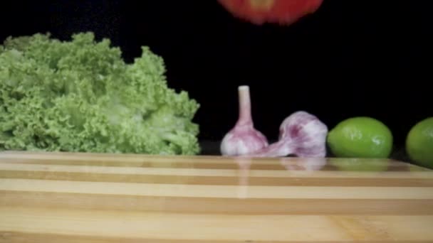 Rings Red Tomato Wet Drops Water Falling Wooden Board Ripe — Stok video