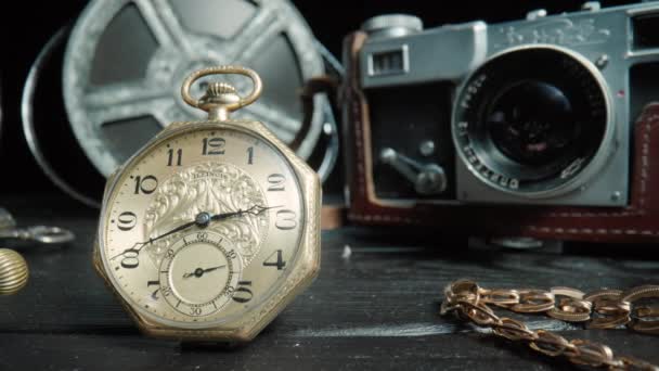 Antique Gold Silver Pocket Watch Camera Gold Chain Vintage Film — Stockvideo