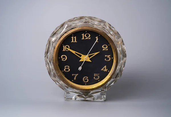 Old Carved Glass Clock Black Dial Golden Hands Numbers Frontal — Fotografia de Stock